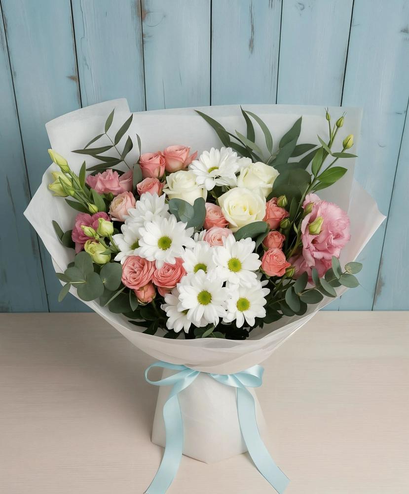 Букет цветов из: Розы, Лизиантусы и Хризантемы в Бирюсинске