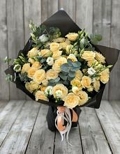 Букет цветов из:  Розы и Лизиантусы в Бирюсинске