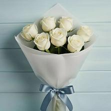 Букет 7 Белых роз Эдлесс Лав в Бирюсинске
