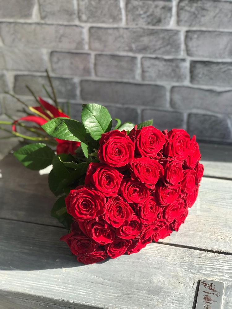 Букет Красные розы Фридом в Бирюсинске