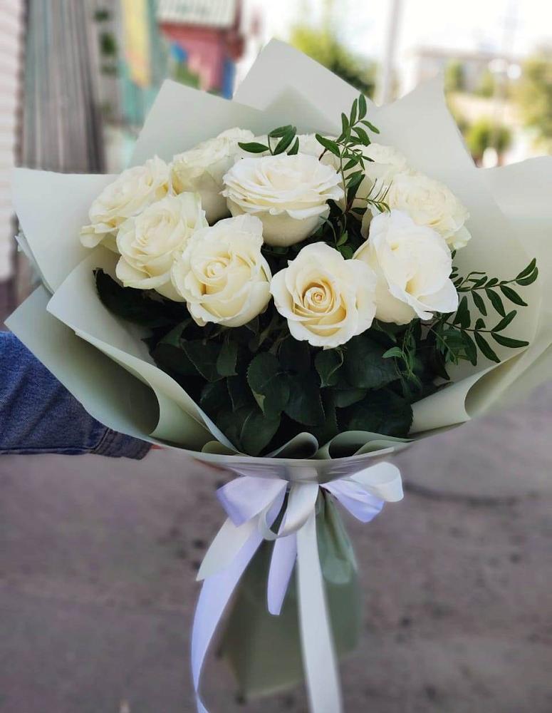 Букет Белые розы Проуд в Бирюсинске