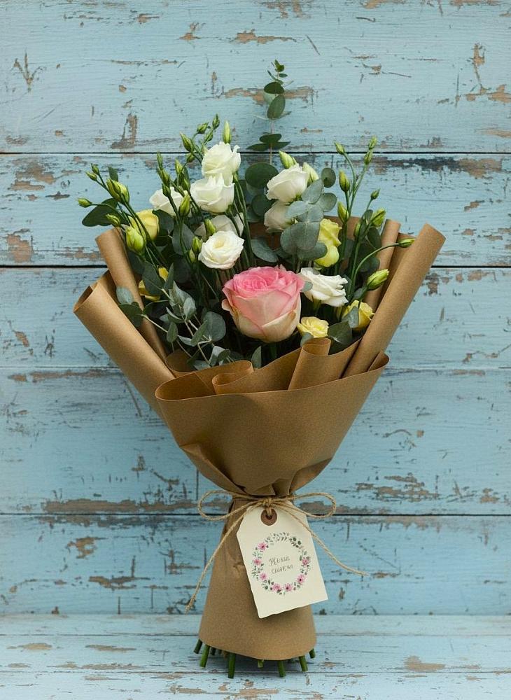 Букет цветов из: Розы и Лизиантусы в Бирюсинске