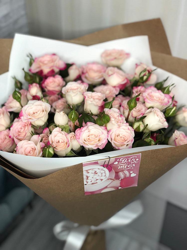 Букет цветов из: Розы в Бирюсинске