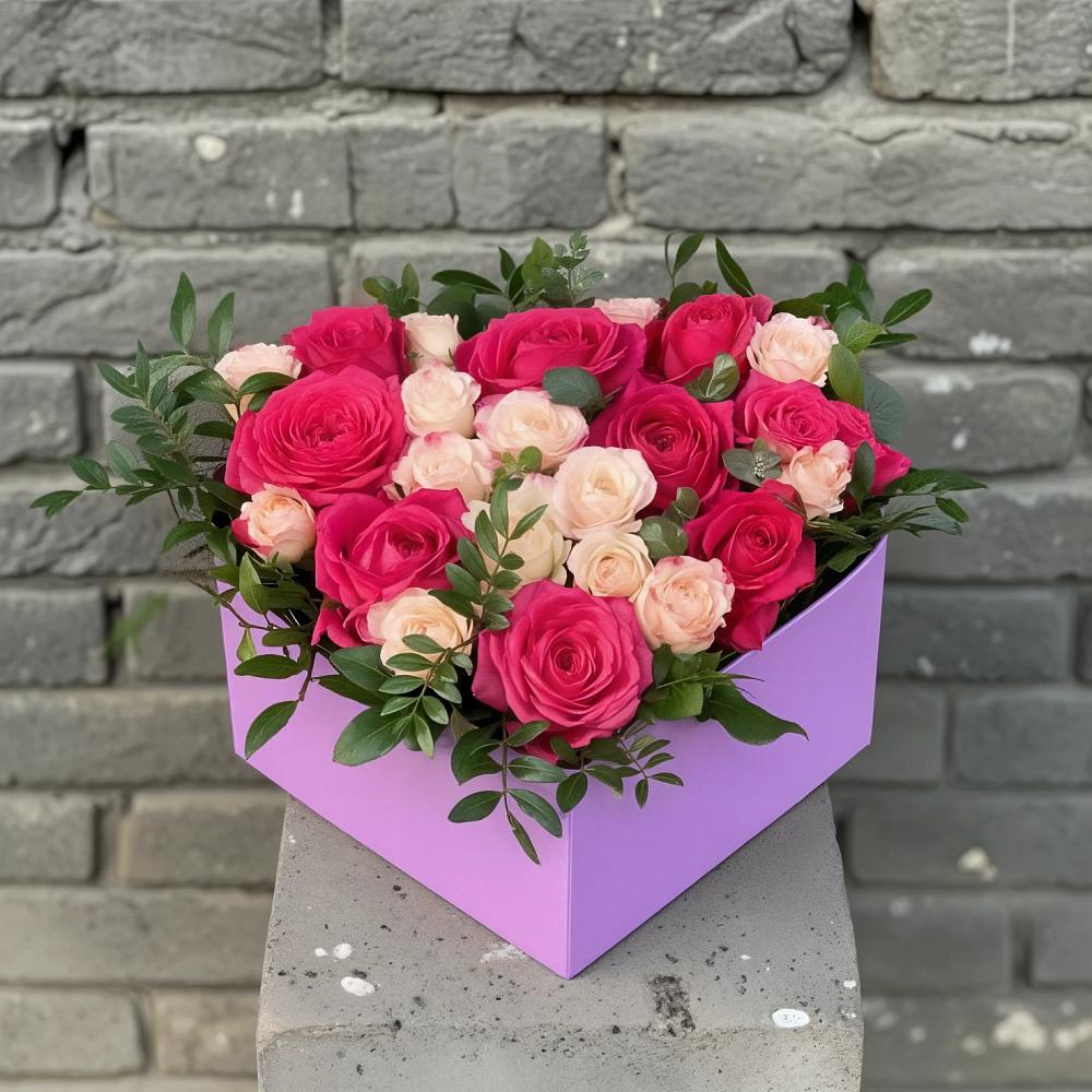 Цветочная композиция из Розы в коробке в Бирюсинске
