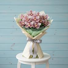 Букет цветов из:  Орхидеи и Розы #REPLACE_PRED# Бирюсинске