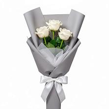 Букет 3 белые розы в Бирюсинске