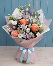 Букет цветов из:  Лизиантусы, Розы, Альстромерии и Гипсофила в Бирюсинске