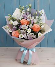 Букет цветов из:  Лизиантусы, Розы, Альстромерии и Гипсофила в Бирюсинске