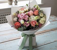 Букет цветов из:  Розы, Лизиантусы и Гвоздики #REPLACE_PRED# Бирюсинске