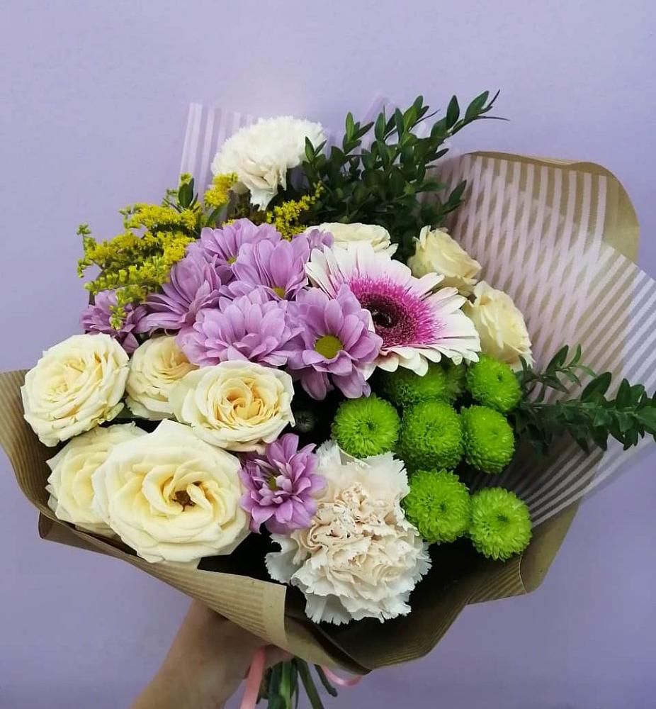 Букет цветов из: Хризантемы, Розы, Гвоздики и Герберы в Бирюсинске