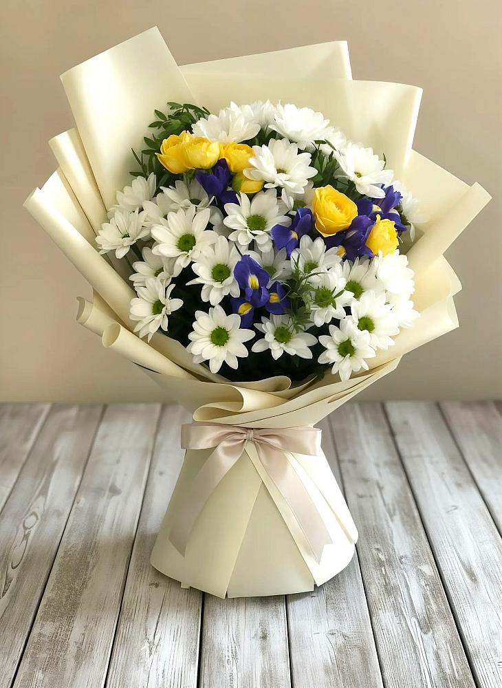 Букет цветов из: Ирисы, Хризантемы и Розы в Бирюсинске