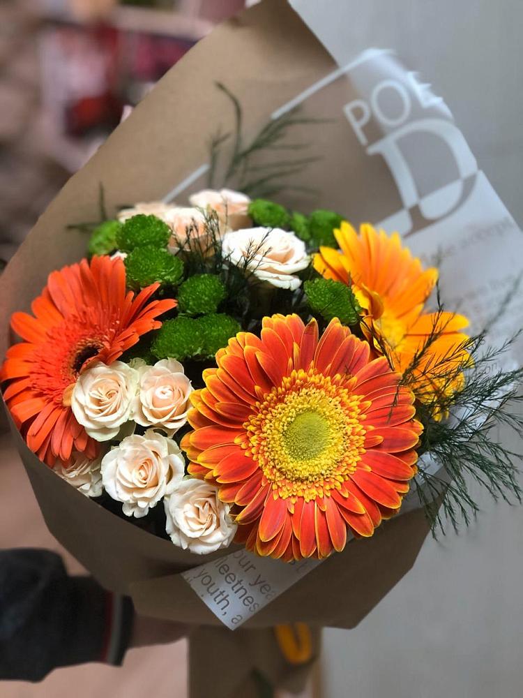 Букет цветов из: Герберы, Хризантемы и Розы в Бирюсинске