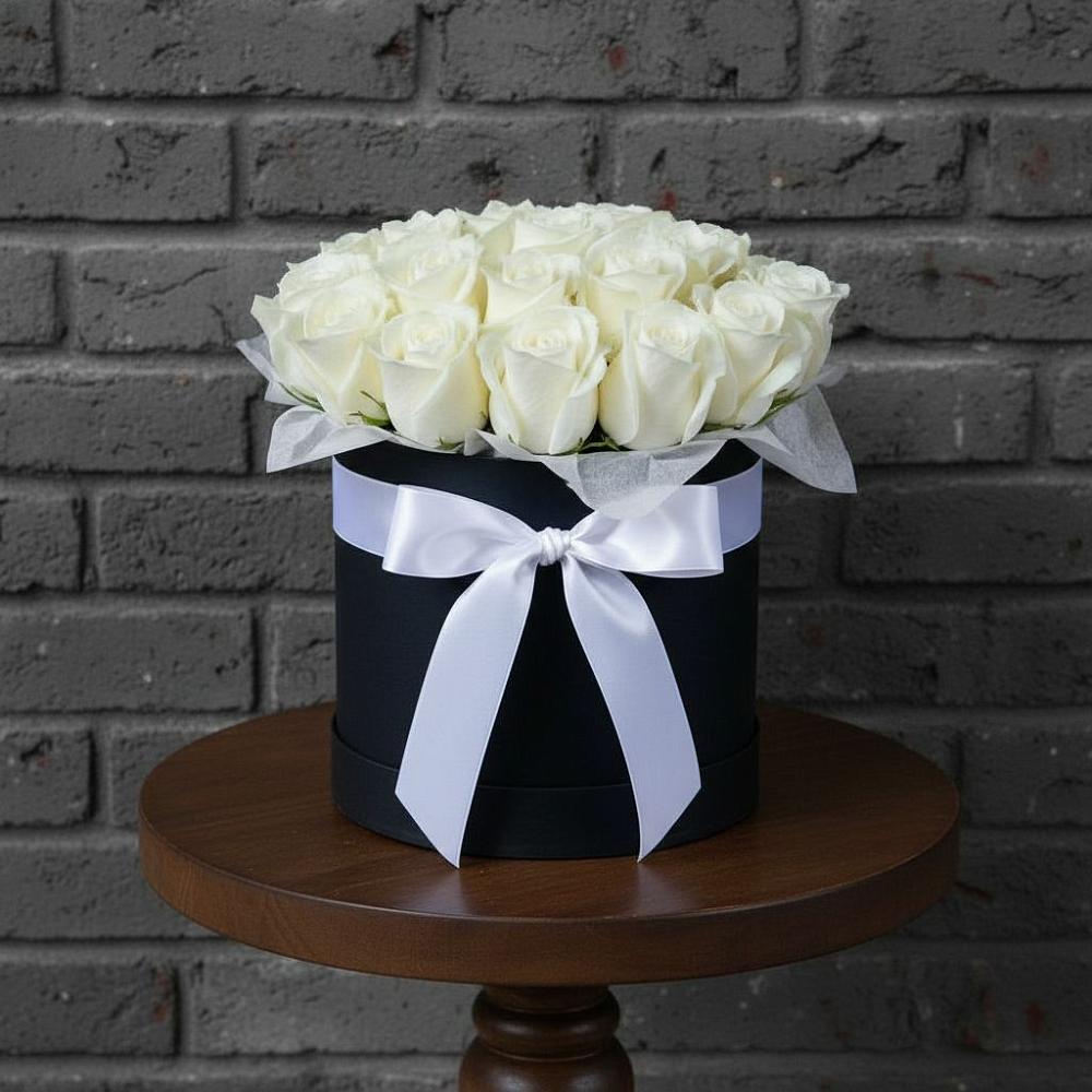 Цветочная композиция из Розы в шляпной коробке в Бирюсинске