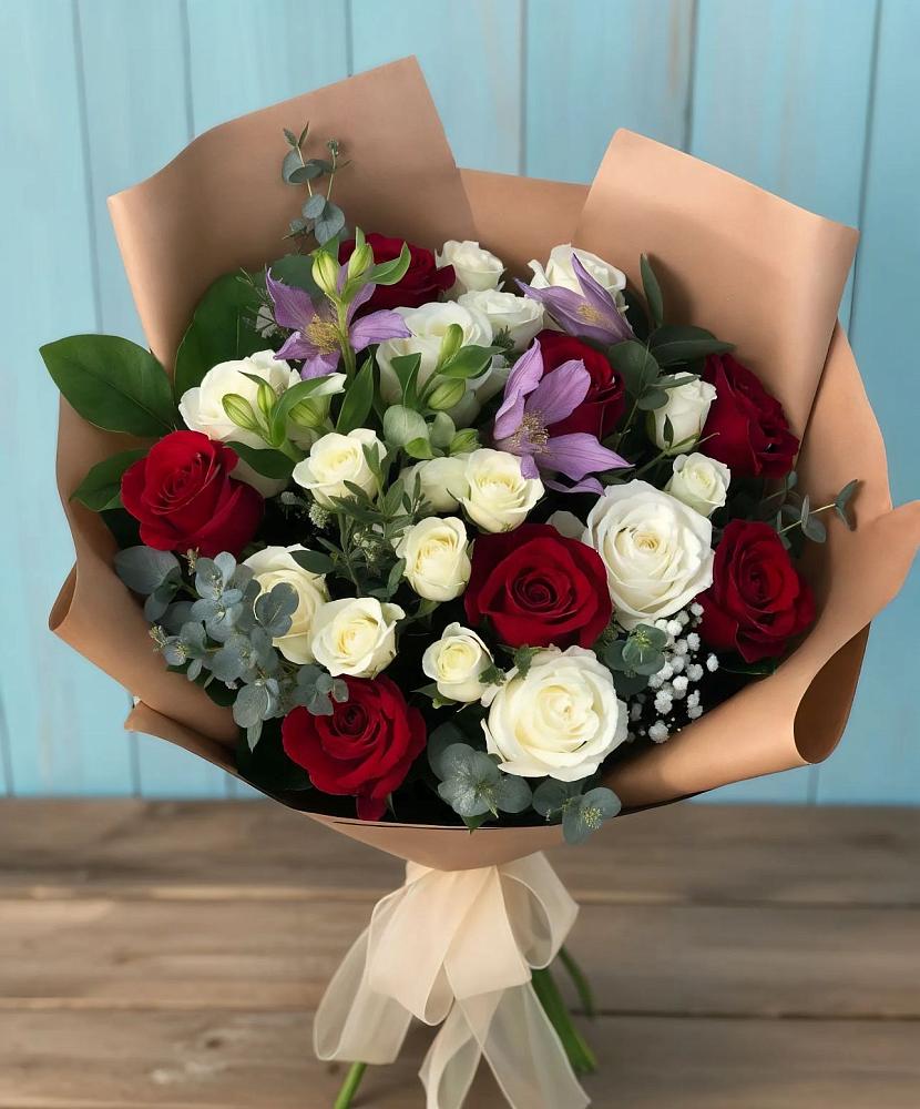 Букет цветов из: Розы и Альстромерии в Бирюсинске