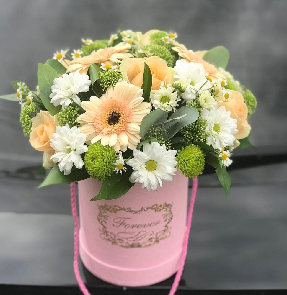 Цветочная композиция из Розы, Герберы и Хризантемы в шляпной коробке в Бирюсинске